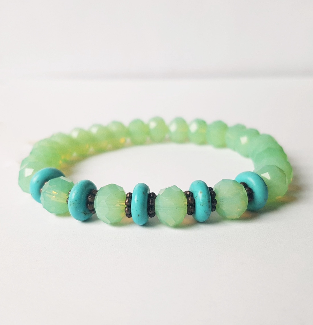 Bratara din pietre semipretioase bratara magnezit turcoaz bratara pietre naturale - bijuterii - brățări - brățări din pietre semiprețioase - Artynos.ro