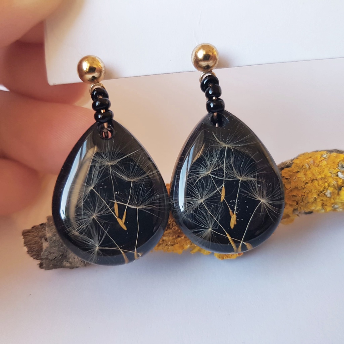 Cercei lacrima cu papadie naturale cercei din rasina cercei moderni cercei cu seminte papadie cercei hippie  - bijuterii - cercei - cercei din rășină - Artynos.ro