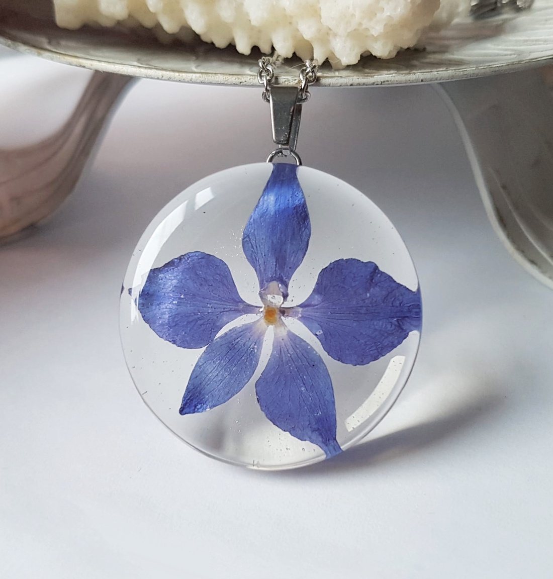 Colier unicat handmade Pandantiv nemtisor pandantiv floare naturala medalion botanic cadou iubitoare flori sotie iubita - bijuterii - coliere - pandative - Artynos.ro