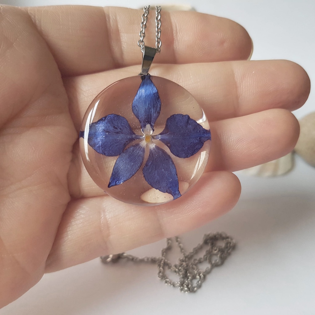 Colier unicat handmade Pandantiv nemtisor pandantiv floare naturala medalion botanic cadou iubitoare flori sotie iubita - bijuterii - coliere - pandative - Artynos.ro
