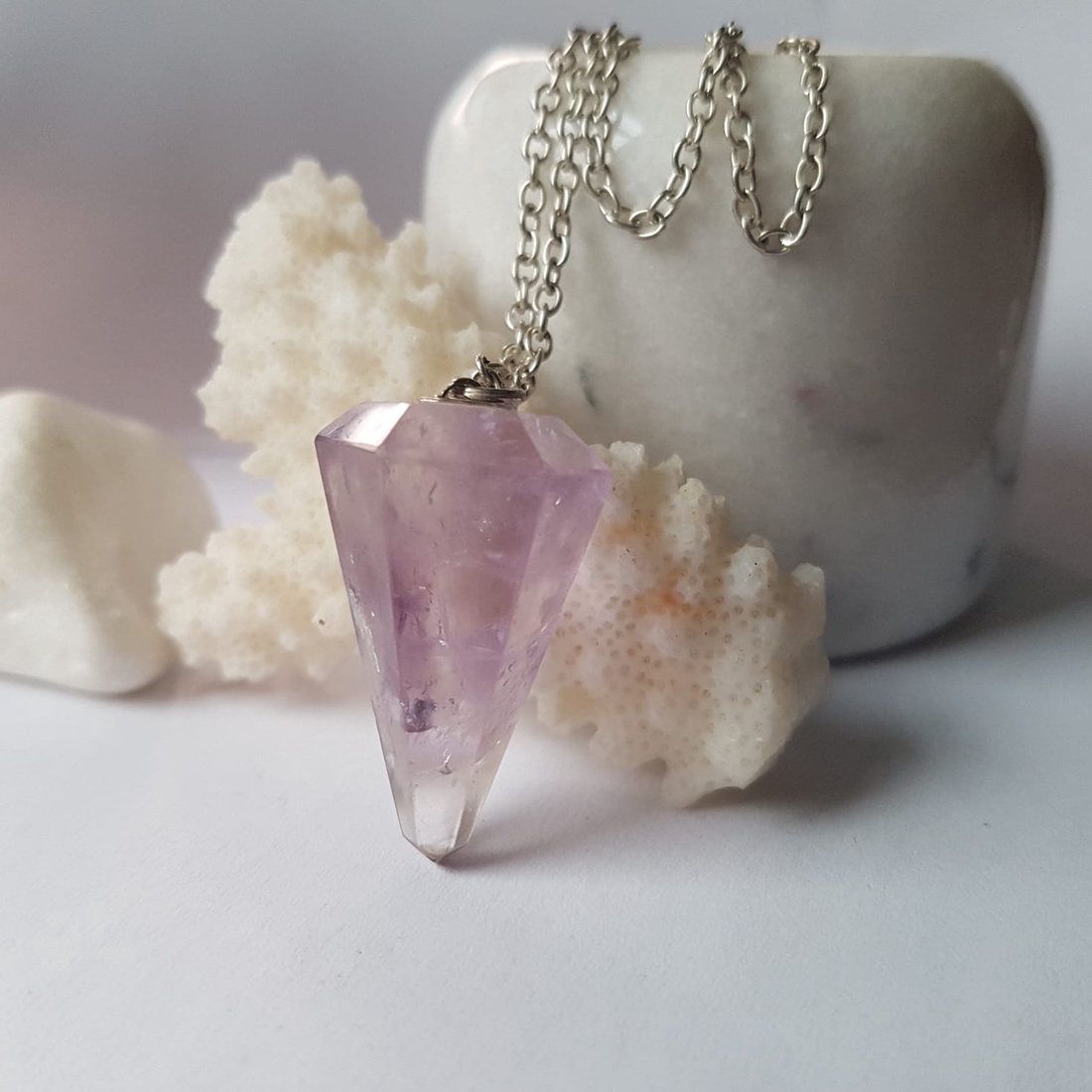 Pandantiv din ametist - bijuterii - coliere - coliere din pietre semiprețioase - Artynos.ro