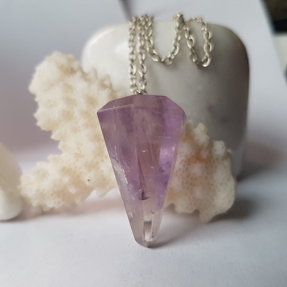 Pandantiv din ametist - bijuterii - coliere - coliere din pietre semiprețioase - Artynos.ro