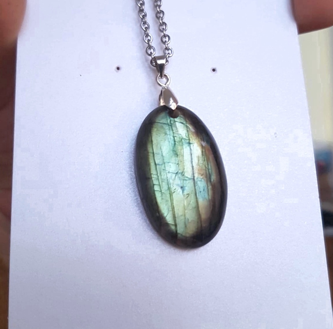 Pandantiv labradorit natural colier piatra semipretioasa pandantiv piatra naturala oval bijuterie cuart cadou barbat - bijuterii - coliere - coliere din pietre semiprețioase - Artynos.ro