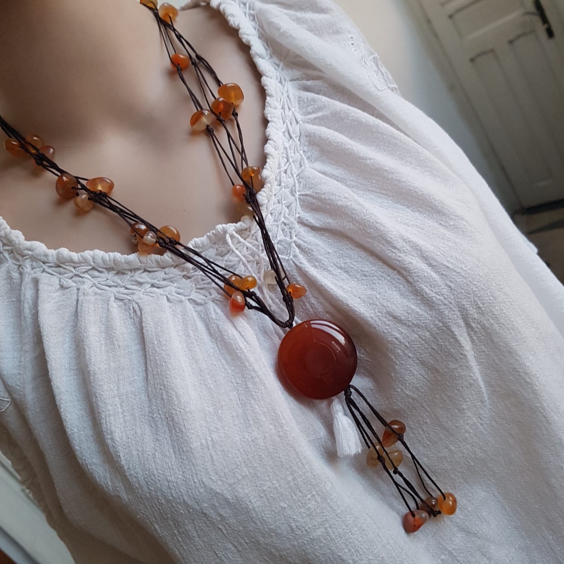 Colier cu agate roșii Colier pietre semipretioase rosii colier margele cadou sotie iubita martisor martie ziua femeii - bijuterii - coliere - coliere din pietre semiprețioase - Artynos.ro