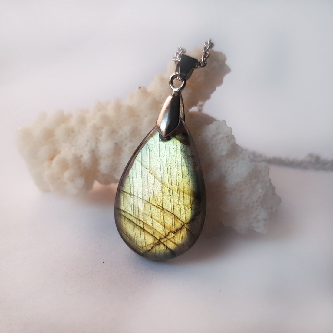 Pandantiv labradorit natural colier piatra semipretioasa pandantiv piatra naturala lacrima bijuterie cuart cadou mama - bijuterii - coliere - pandative - Artynos.ro