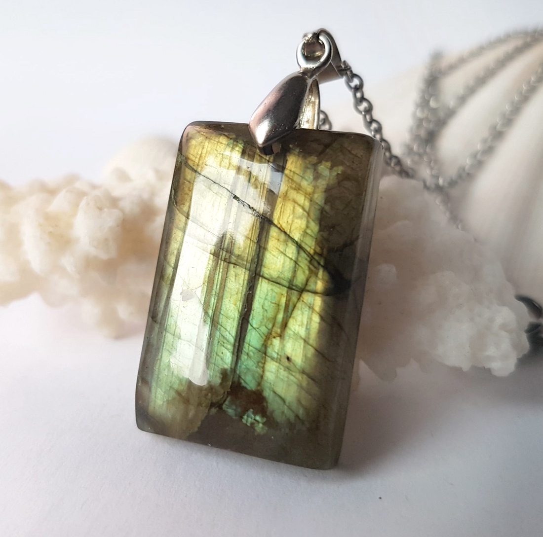 Pandantiv labradorit natural colier piatra semipretioasa pandantiv piatra naturala bijuterie cuart cadou mama - bijuterii - coliere - coliere din pietre semiprețioase - Artynos.ro