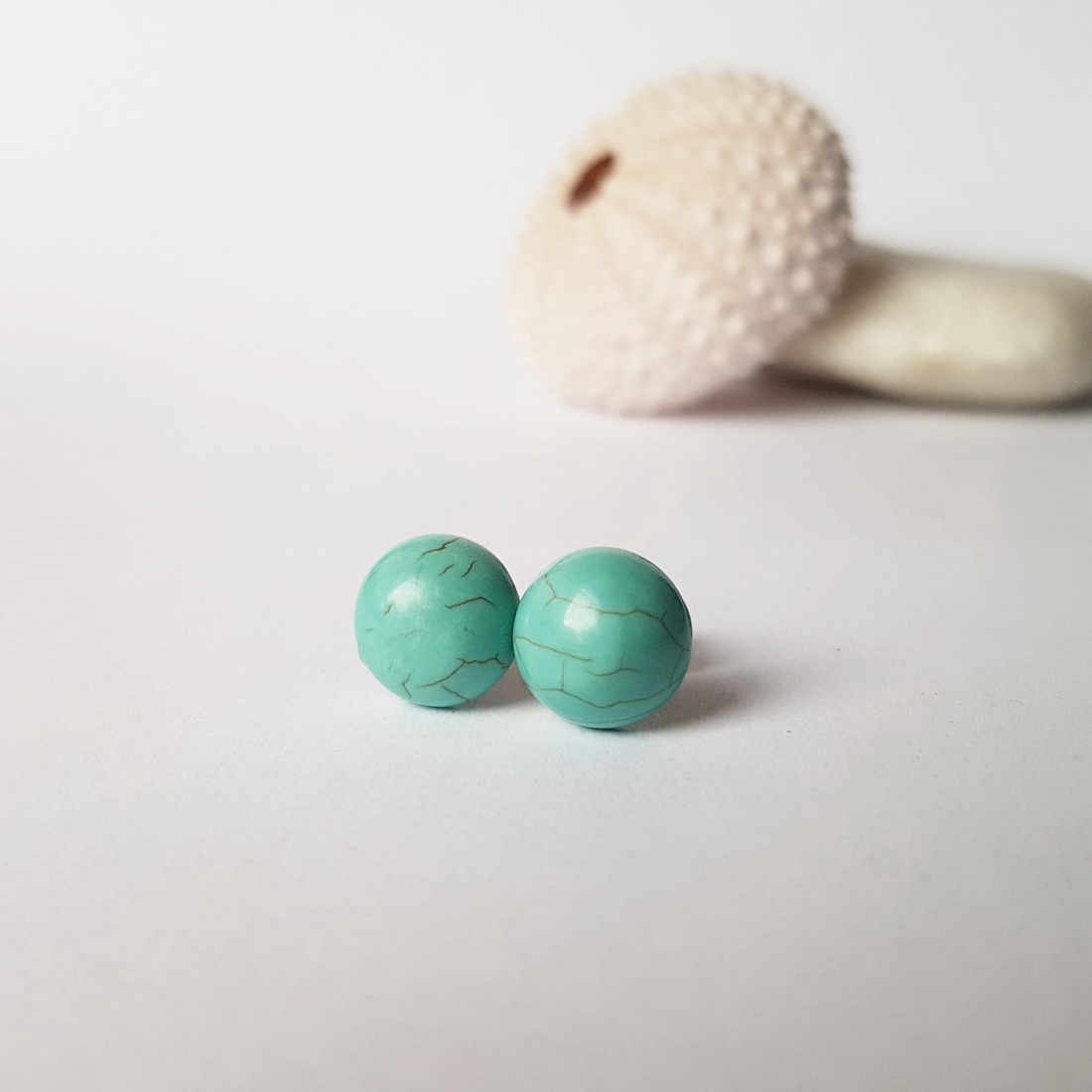 Cercei surub cercei pietre semipretioase naturale cercei tija cercei magnezit turcoaz cadou sotie mama femeie dama - bijuterii - cercei - cercei din pietre semiprețioase - Artynos.ro