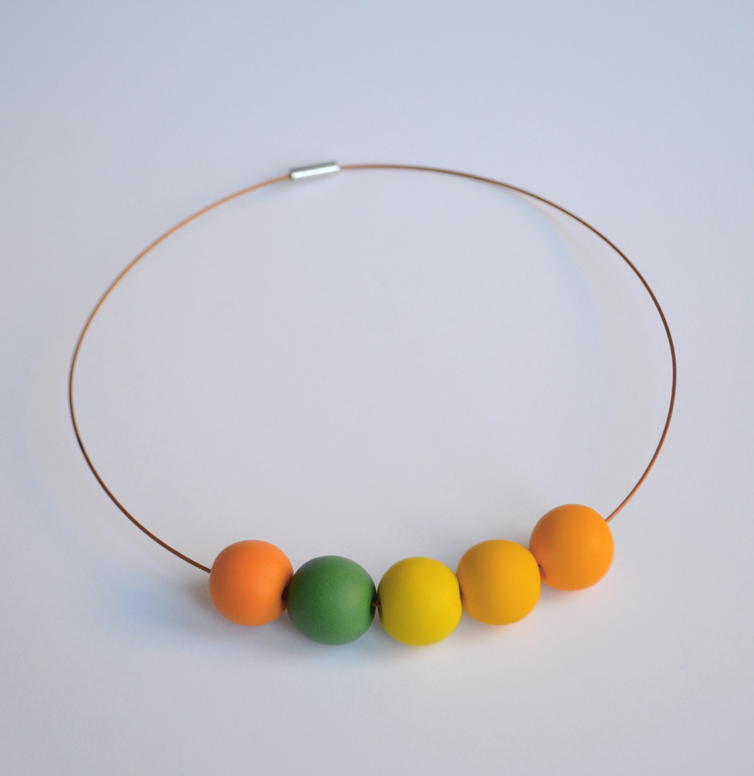 Colier margele rotunde mari colier colorat colier statement contemporan colier geometric choker Colier galben verde - bijuterii - coliere - coliere din mărgele - Artynos.ro