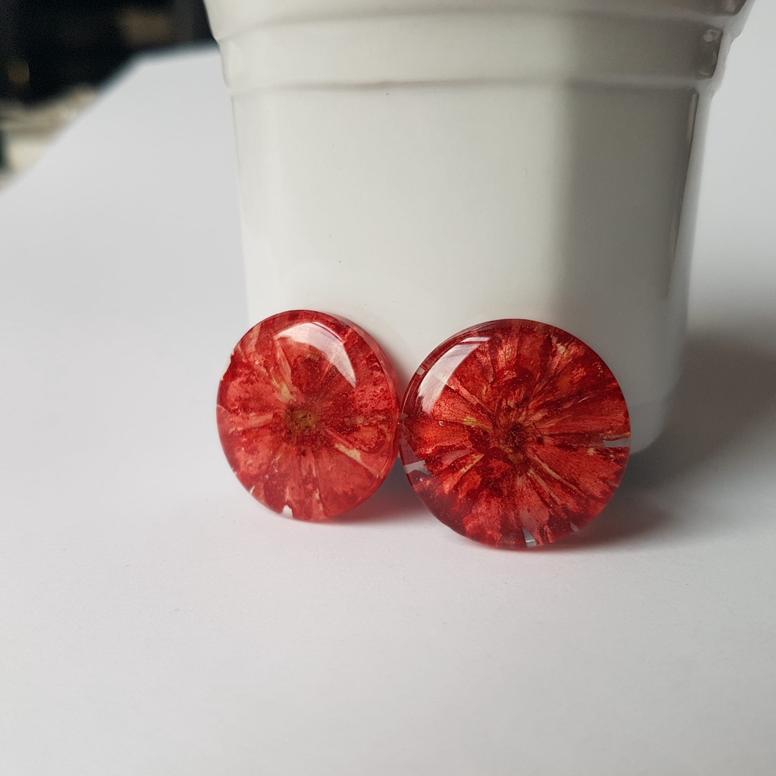 Cercei surub cercei trandafiri cercei cu tija cercei rosii cercei domnisoare cercei cadou fete bijuterii fetite iubita - bijuterii - cercei - cercei cu figurine - Artynos.ro