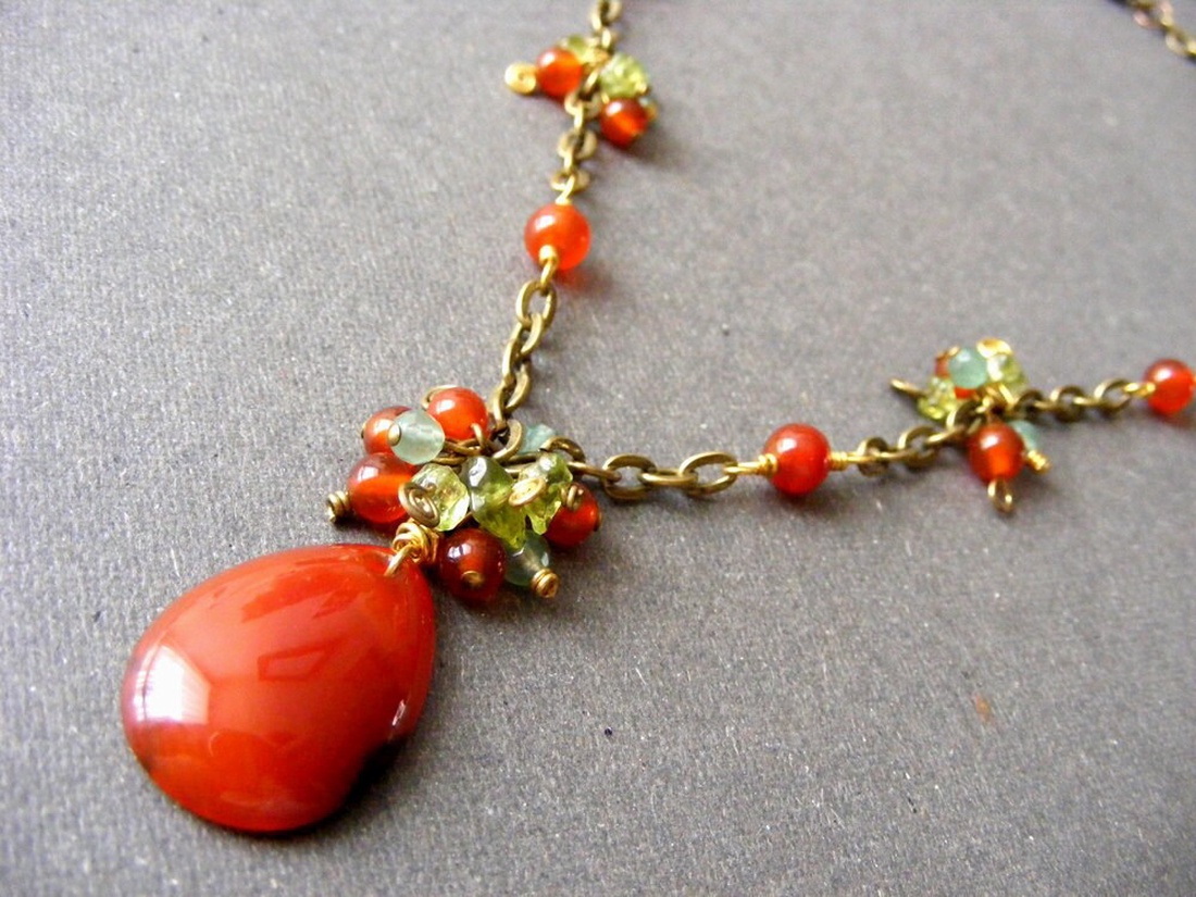 Colier cu agate si peridot Colier pietre semipretioase colier margele cadou sotie iubita martisor martie ziua femeii - bijuterii - coliere - coliere din pietre semiprețioase - Artynos.ro