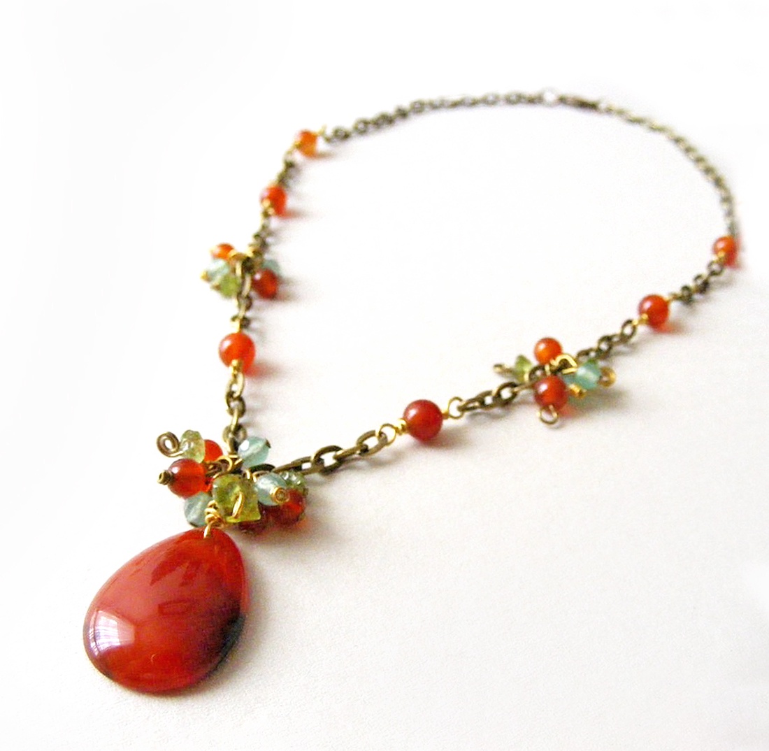Colier cu agate si peridot Colier pietre semipretioase colier margele cadou sotie iubita martisor martie ziua femeii - bijuterii - coliere - coliere din pietre semiprețioase - Artynos.ro