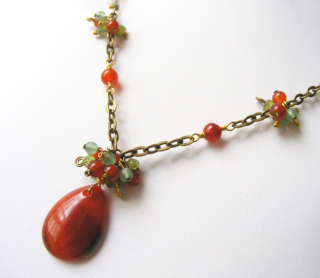 Colier cu agate si peridot Colier pietre semipretioase colier margele cadou sotie iubita martisor martie ziua femeii - bijuterii - coliere - coliere din pietre semiprețioase - Artynos.ro
