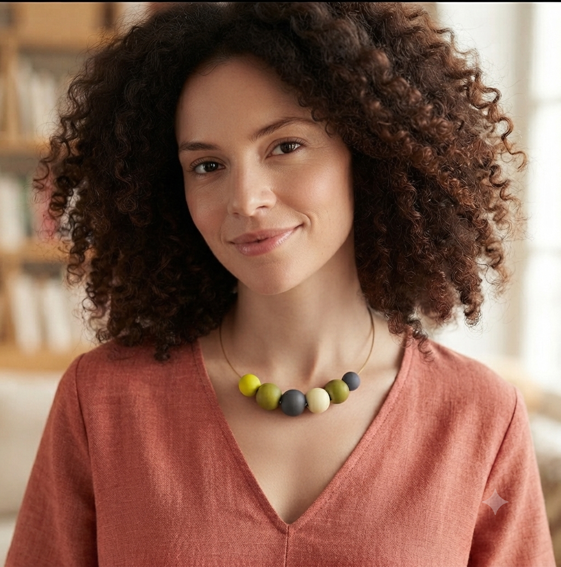 Colier margele lemn rotunde colier colorat colier contemporan colier choker geometric Colier monocrom verzi gri - bijuterii - coliere - chockere - Artynos.ro