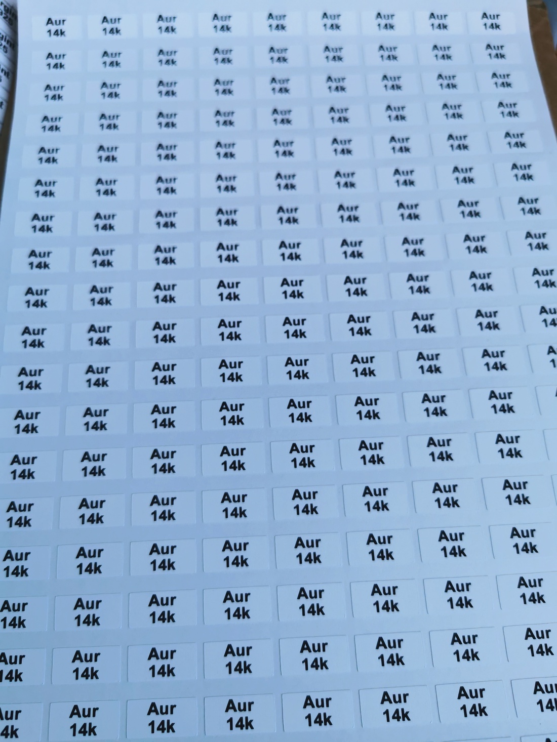 Etichete autoadezive lucioase personalizate - arte vizuale și accesorii - etichete, cutii de chibrituri - Artynos.ro Etichete autoadezive lucioase personalizate - arte vizuale și accesorii - etichete, cutii de chibrituri - Artynos.ro