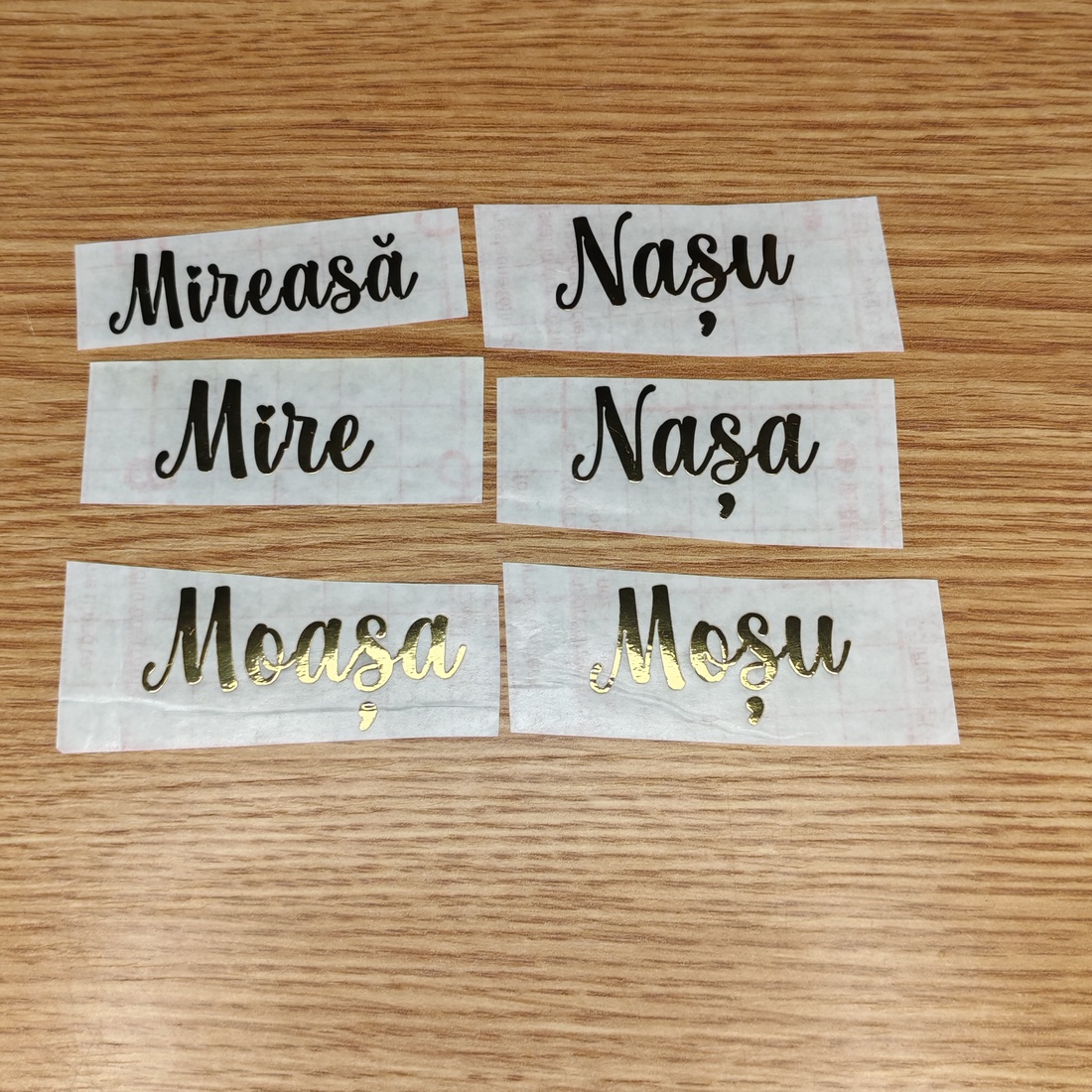 Stickere metalice auri personalizate strălucire unică pentru cadouri, ambalaje și produse handmade - - Artynos.ro Stickere metalice auri personalizate strălucire unică pentru cadouri, ambalaje și produse handmade - - Artynos.ro