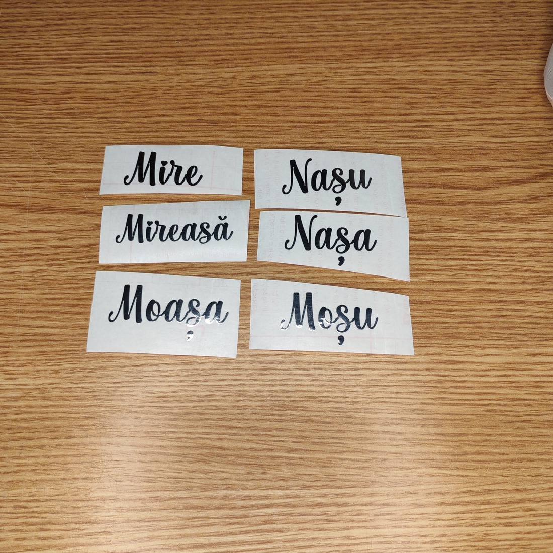 Stickere metalice arginti personalizate strălucire unică pentru cadouri, ambalaje și produse handmade - - Artynos.ro Stickere metalice arginti personalizate strălucire unică pentru cadouri, ambalaje și produse handmade - - Artynos.ro
