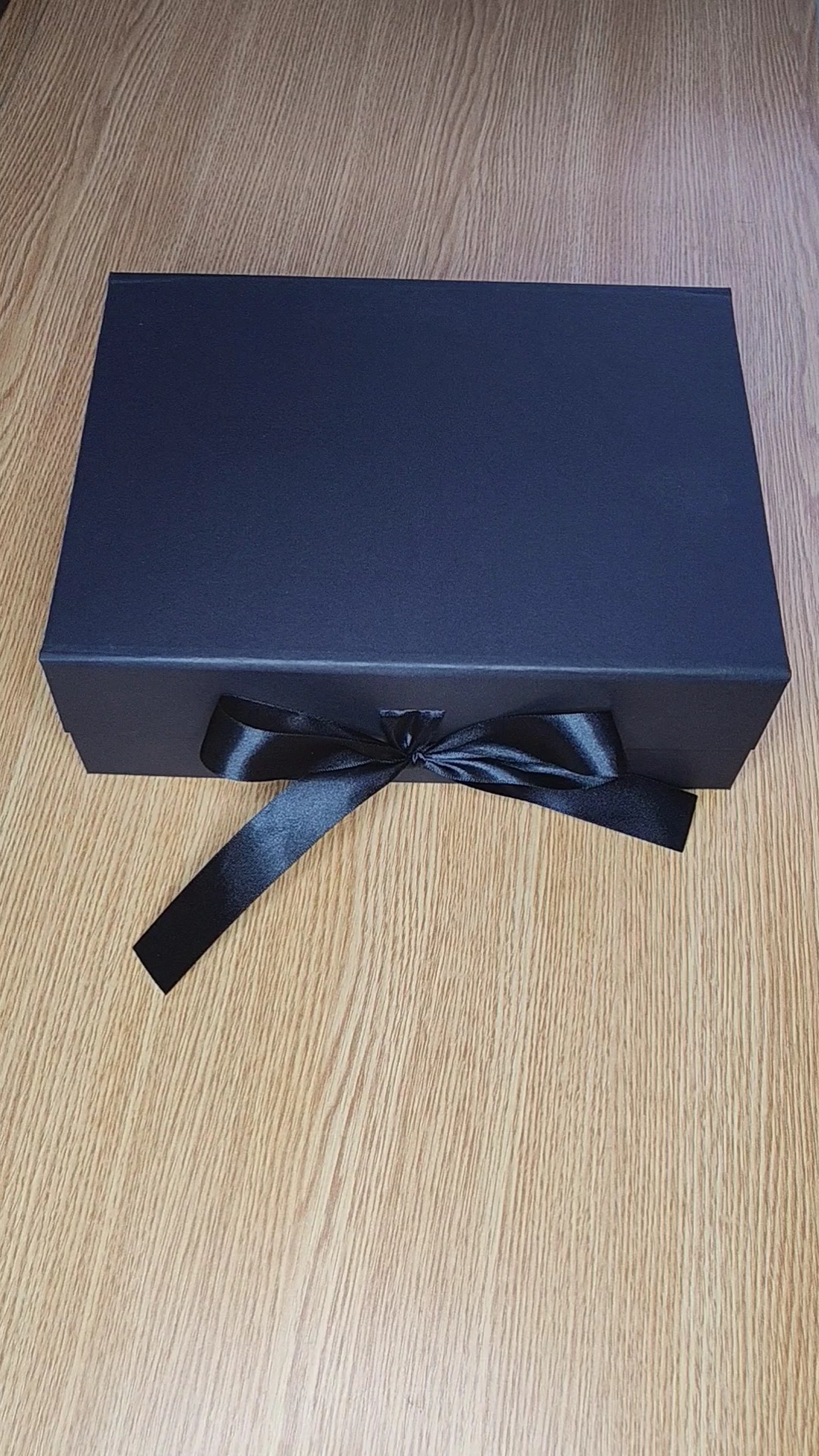 Cutie rigida cu închidere magnetică 27/20/9,5 cm - casă & stil de viață - materiale de depozitare și sortare - cutie depozitare - Artynos.ro