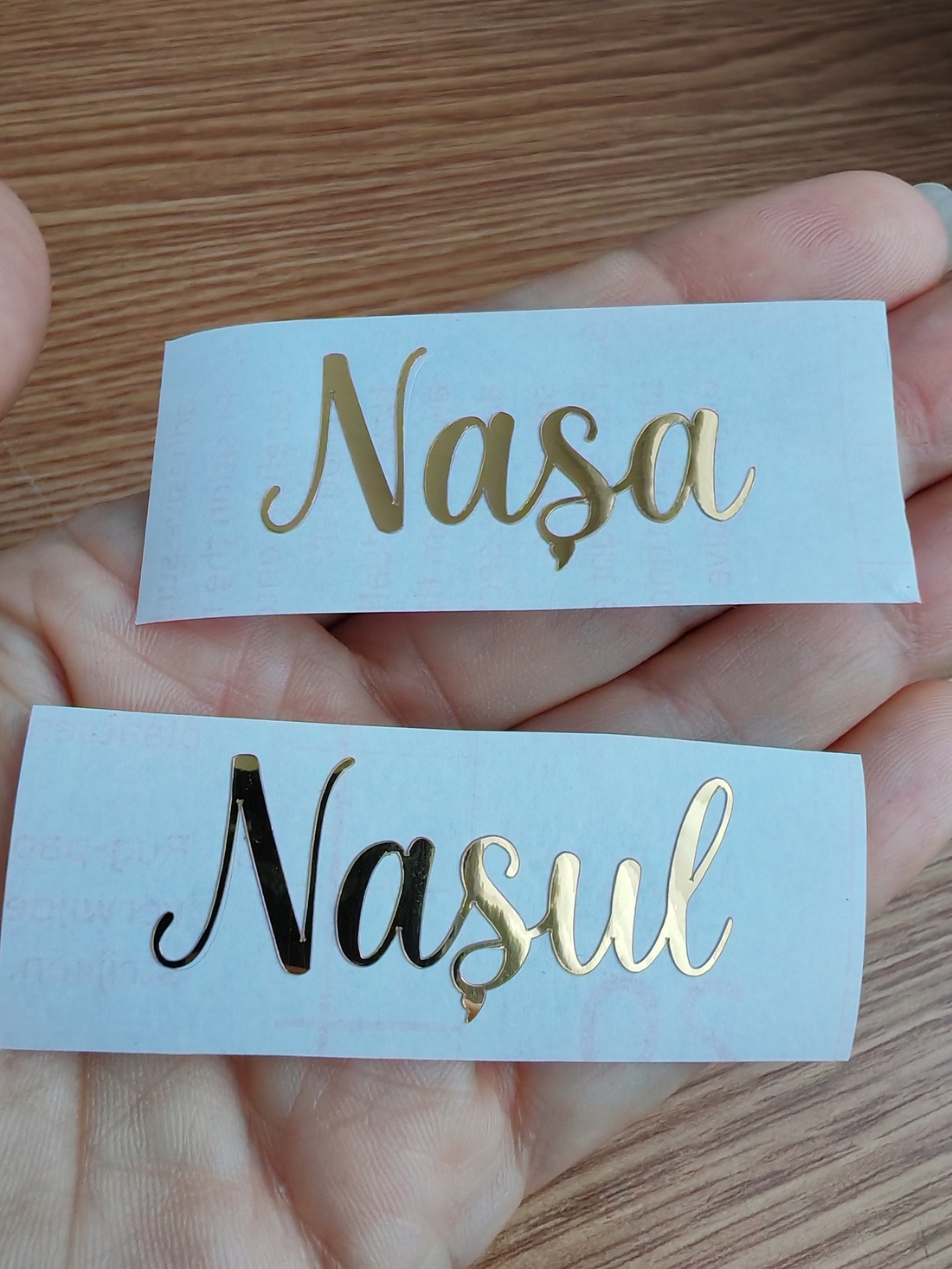 Stickere metalice auri personalizate � strălucire unică pentru cadouri, ambalaje și produse handmade - casă & stil de viață - produse de papetărie - pachet stickere - Artynos.ro