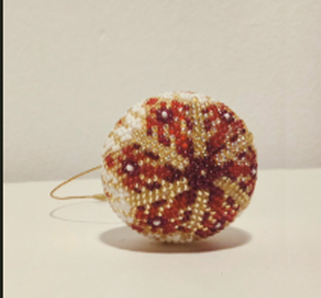 Glob de Crăciun croșetat handmade cu mărgele  decor elegant pentru brad - crăciun - decorațiuni de crăciun de casă - globuri de crăciun - Artynos.ro