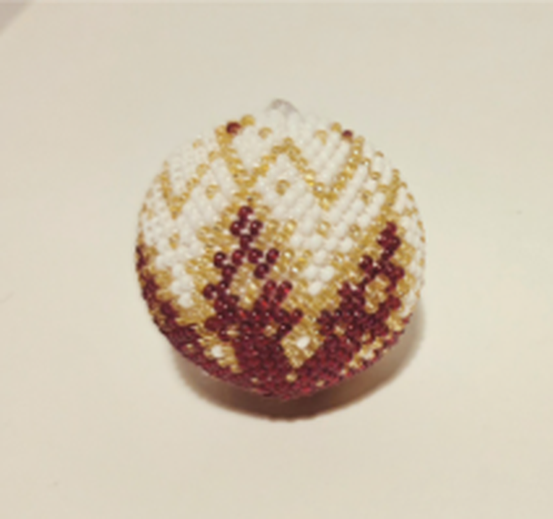 Glob de Crăciun croșetat handmade cu mărgele  decor elegant pentru brad - crăciun - decorațiuni de crăciun de casă - globuri de crăciun - Artynos.ro