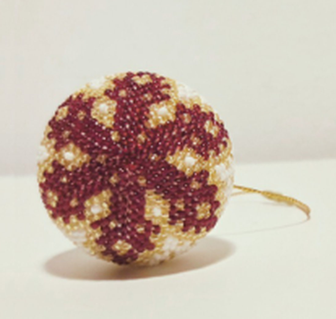 Glob de Crăciun croșetat handmade cu mărgele  decor elegant pentru brad - crăciun - decorațiuni de crăciun de casă - globuri de crăciun - Artynos.ro