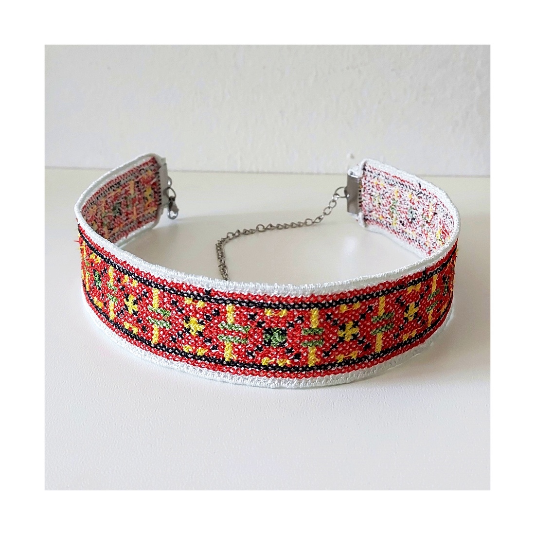 Choker Motive Traditionale Brodat - bijuterii - coliere - coliere statement - Artynos.ro Choker Motive Traditionale Brodat - bijuterii - coliere - coliere statement - Artynos.ro