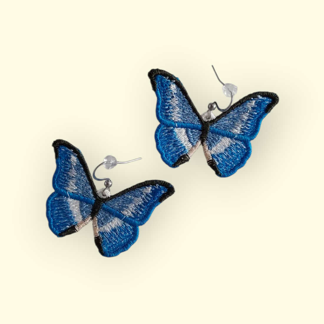 Cercei Fluturi Albastri Brodati - bijuterii - cercei - cercei agățați - Artynos.ro Cercei Fluturi Albastri Brodati - bijuterii - cercei - cercei agățați - Artynos.ro