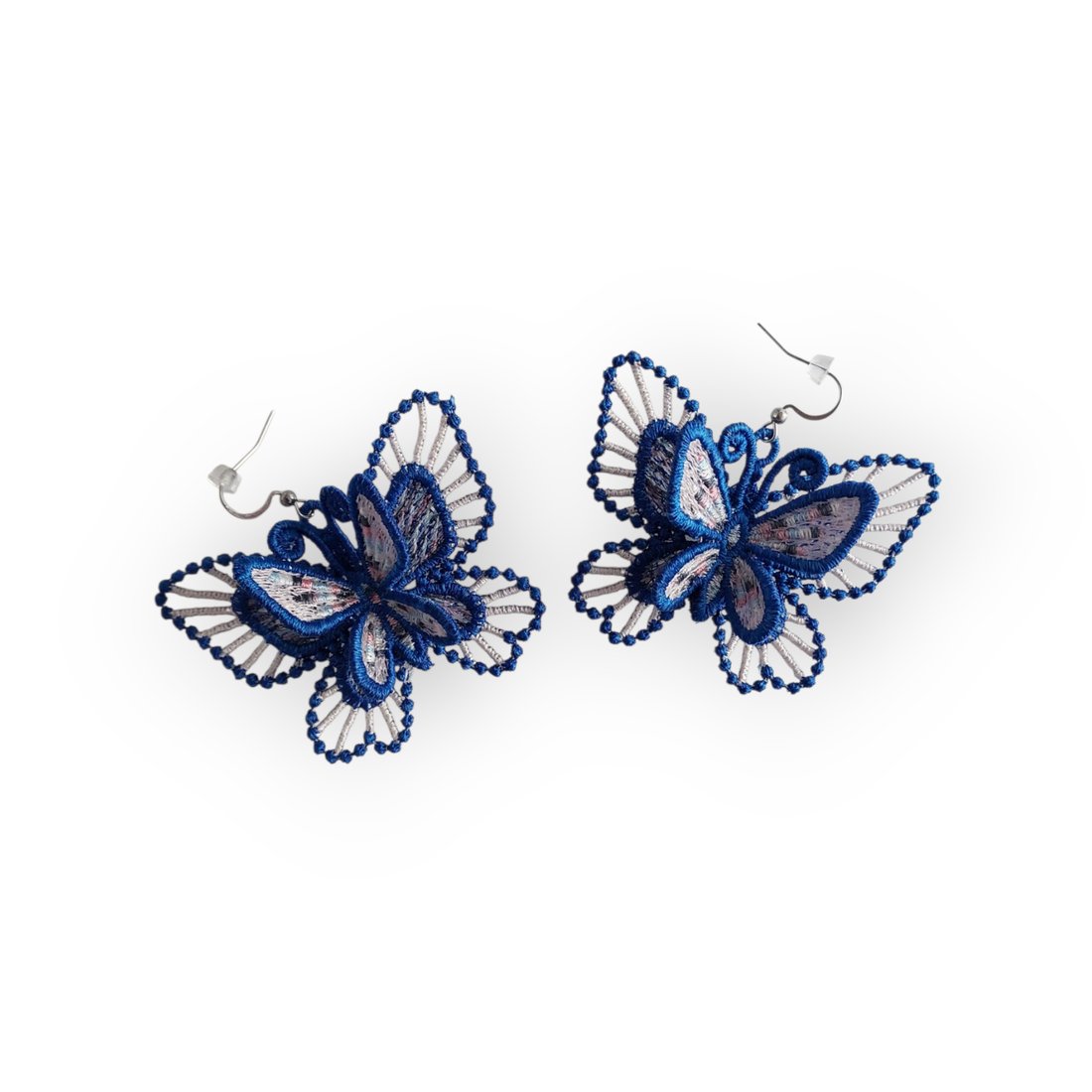 Cercei fluture 3D albastru brodat - bijuterii - cercei - cercei agățați - Artynos.ro Cercei fluture 3D albastru brodat - bijuterii - cercei - cercei agățați - Artynos.ro