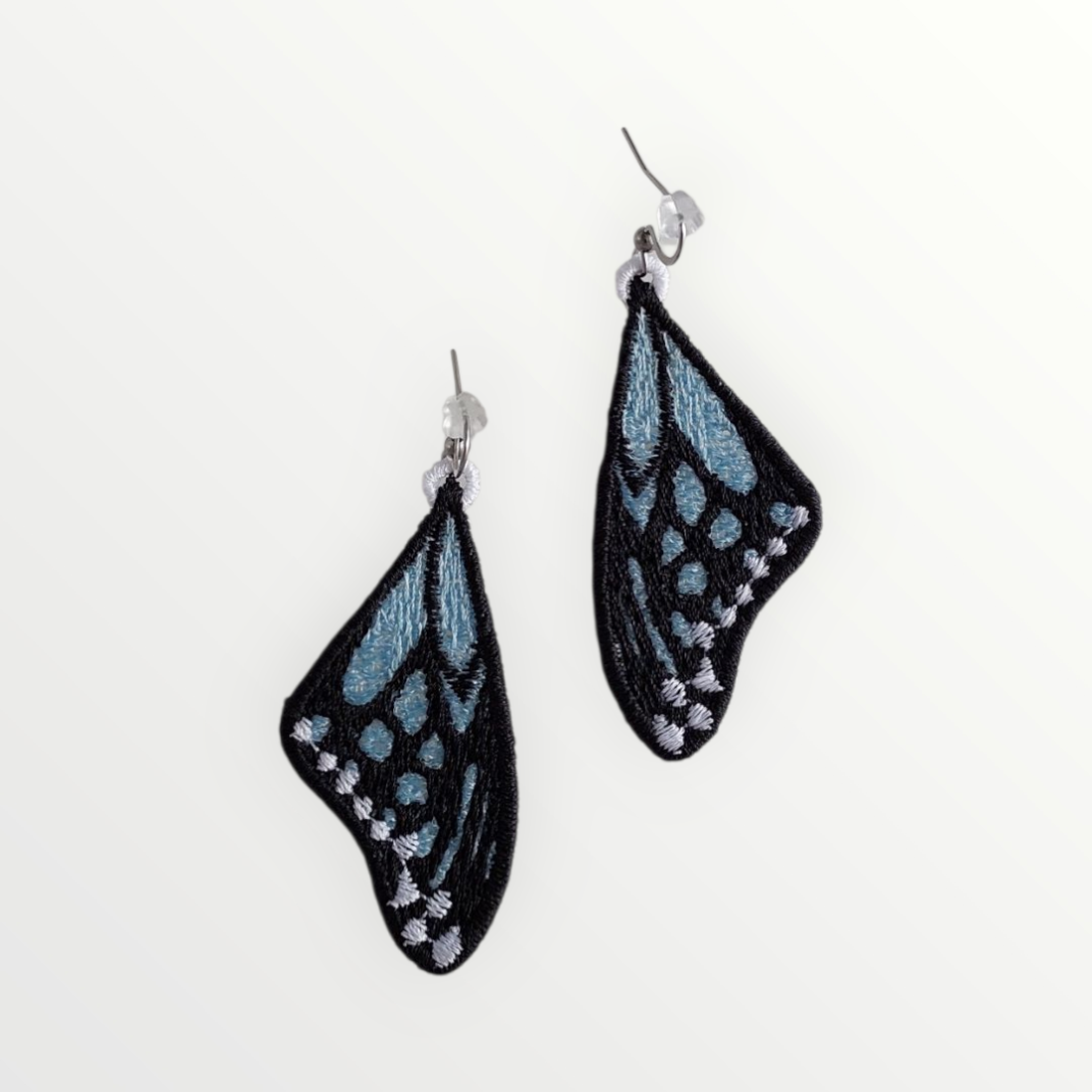 Cercei Aripi de Fluture Bijuterie Elegantă - bijuterii - cercei - cercei agățați - Artynos.ro Cercei Aripi de Fluture Bijuterie Elegantă - bijuterii - cercei - cercei agățați - Artynos.ro