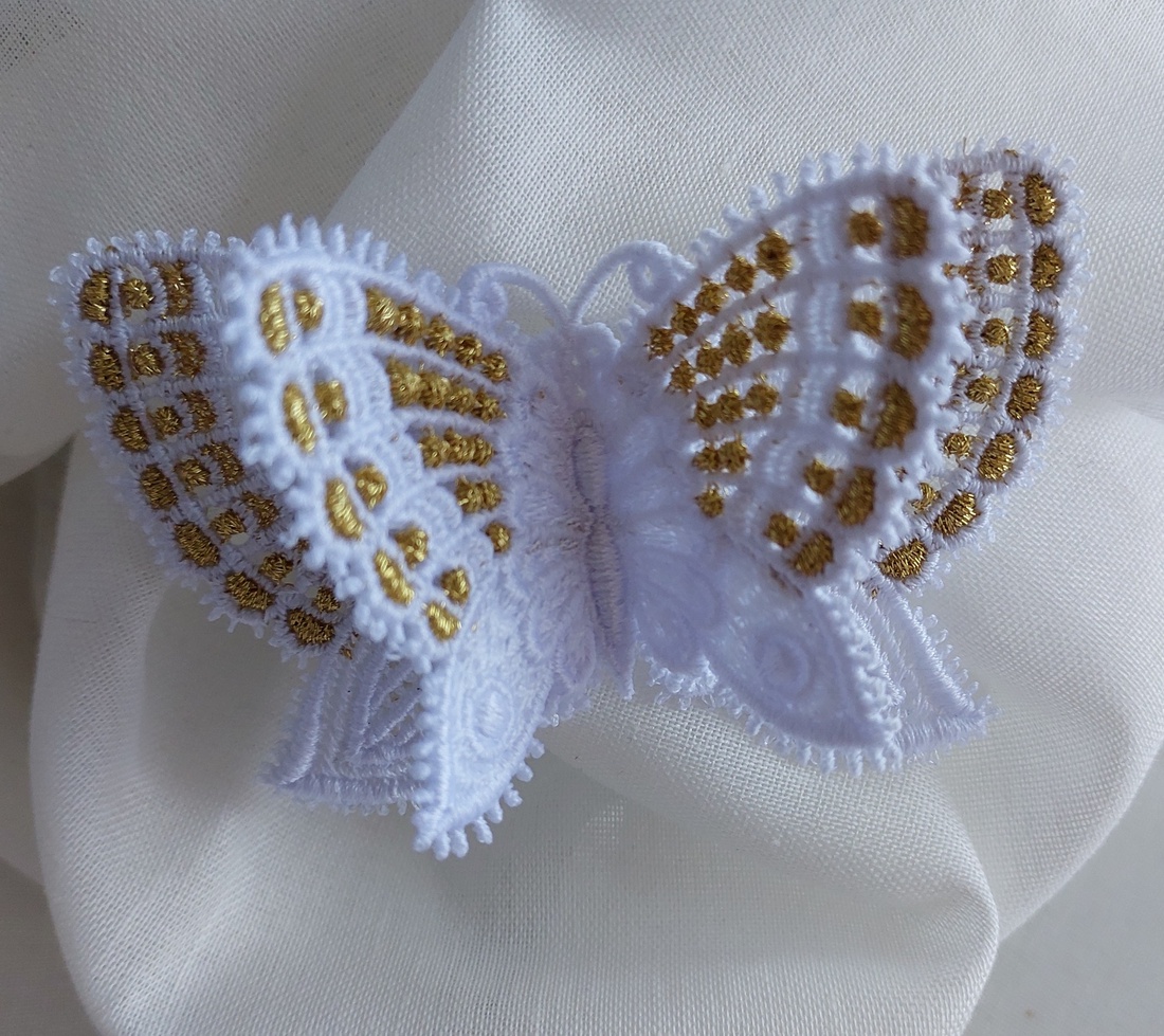 Broșă Fluture Alb 3D Puritate și eleganță - bijuterii - broșă, insigne - insigne - Artynos.ro Broșă Fluture Alb 3D Puritate și eleganță - bijuterii - broșă, insigne - insigne - Artynos.ro