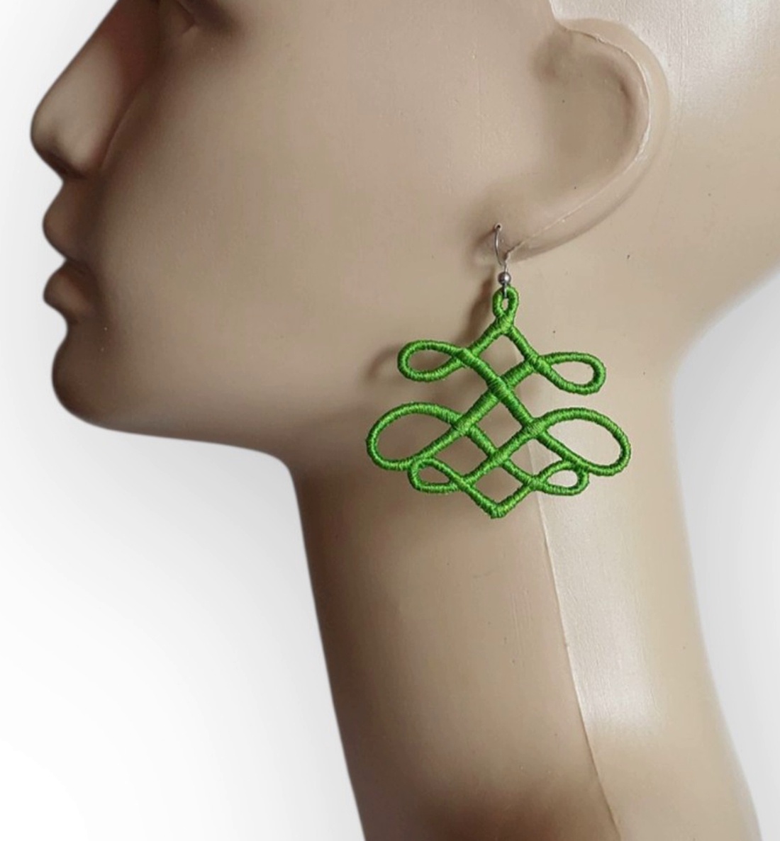 Cercei Verzi Nod Celtic - bijuterii - cercei - cercei agățați - Artynos.ro Cercei Verzi Nod Celtic - bijuterii - cercei - cercei agățați - Artynos.ro