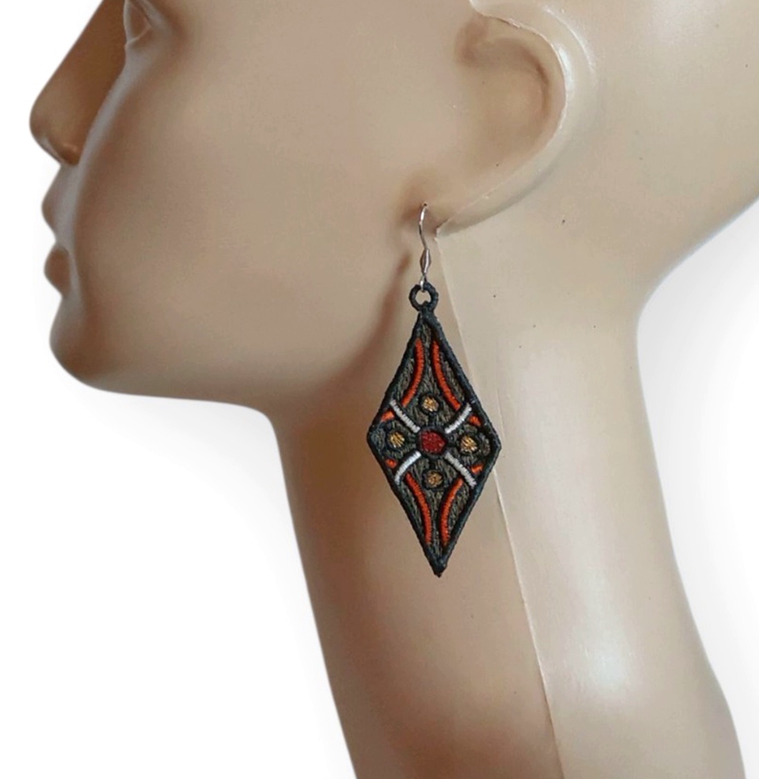 Cercei romb Design - bijuterii - cercei - cercei agățați - Artynos.ro Cercei romb Design - bijuterii - cercei - cercei agățați - Artynos.ro