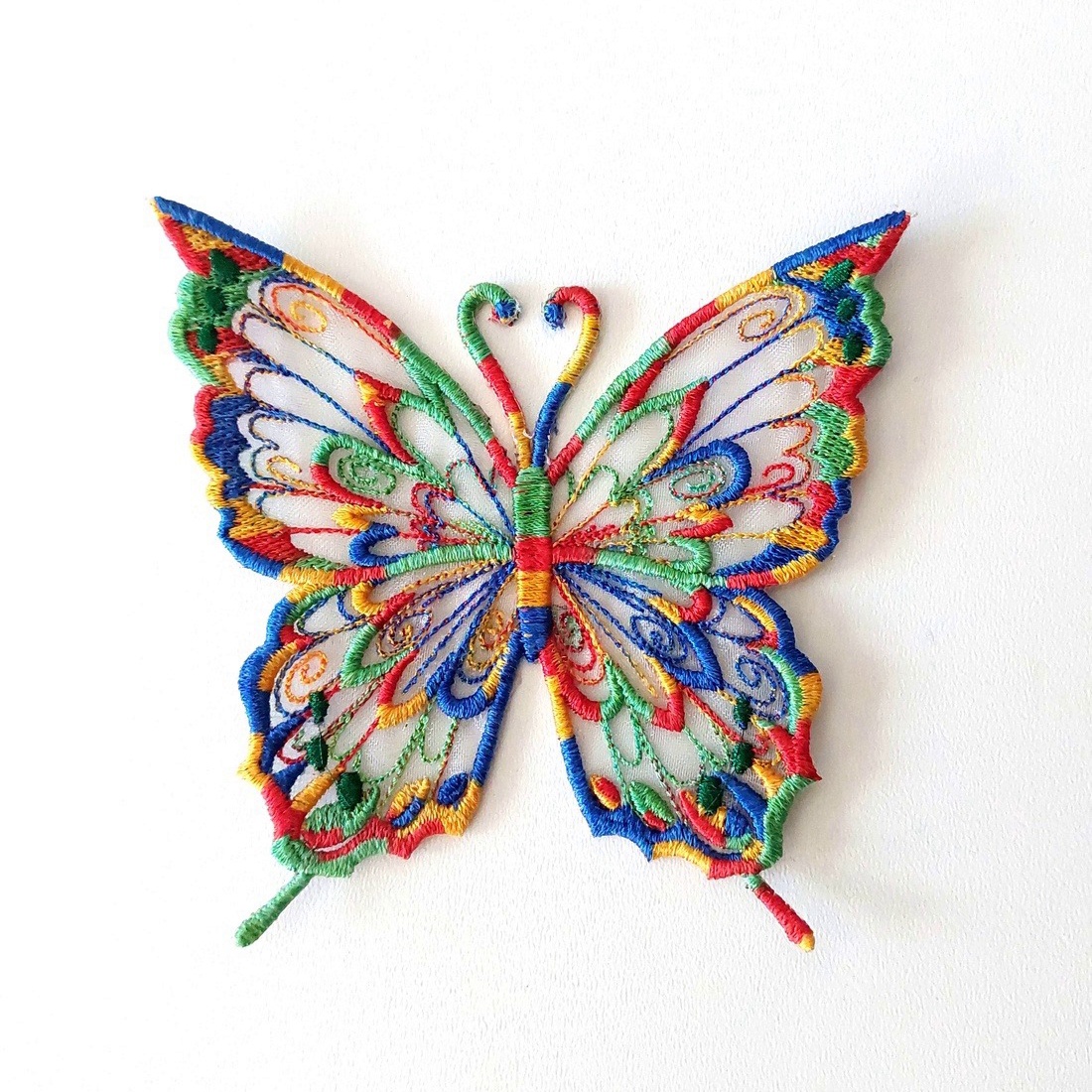 Brosa fluture culori degrade - bijuterii - broșă, insigne - insigne - Artynos.ro Brosa fluture culori degrade - bijuterii - broșă, insigne - insigne - Artynos.ro