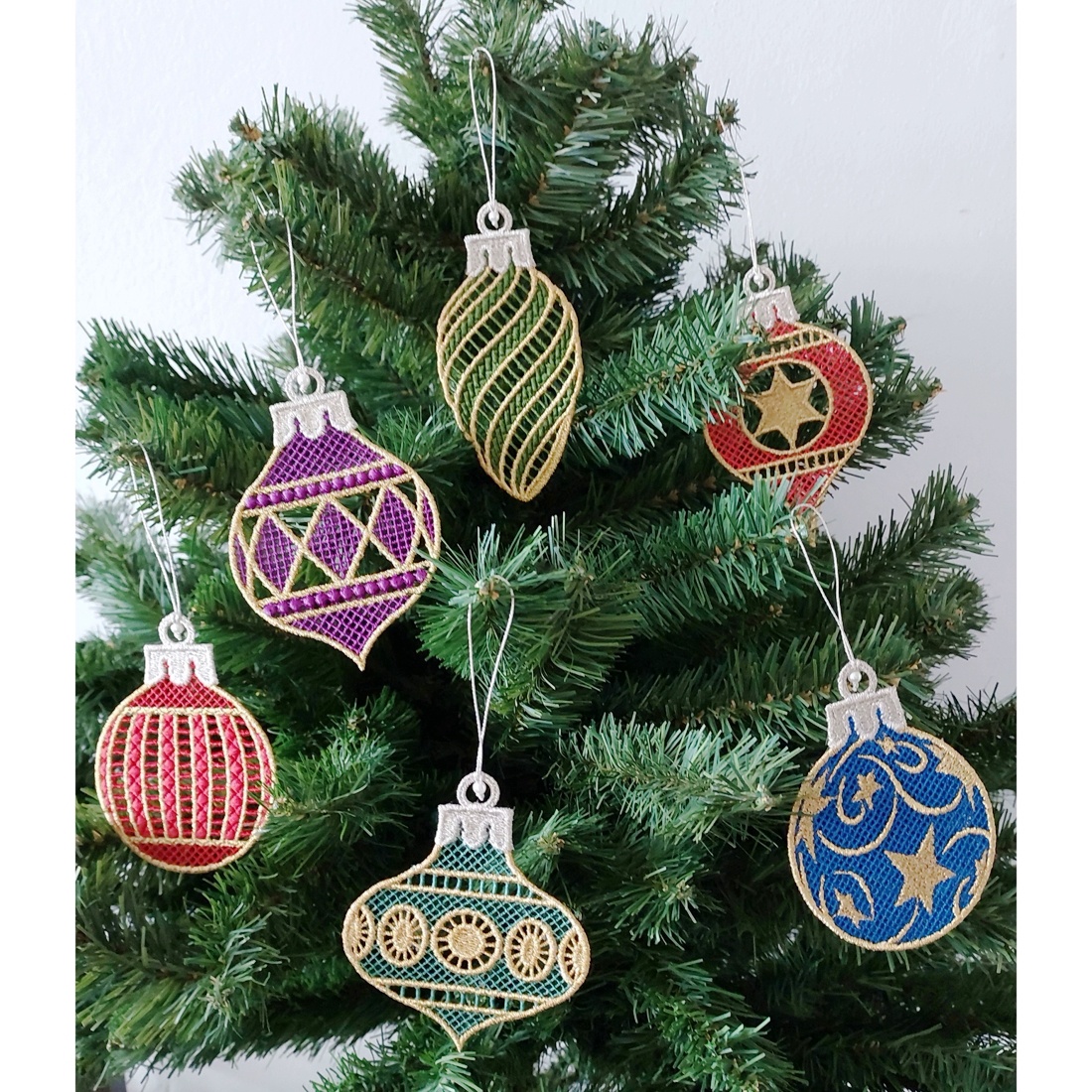 Set Decoratiuni Brodate Globulee 2D pentru Brad - crăciun - decorațiuni de crăciun de casă - globuri de crăciun - Artynos.ro