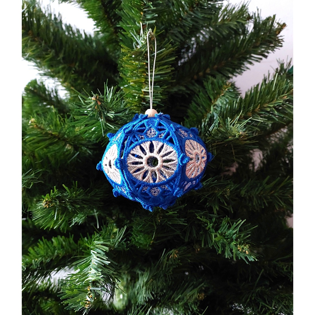Globulet 3D albastru, argintiu - crăciun - decorațiuni de crăciun de casă - globuri de crăciun - Artynos.ro