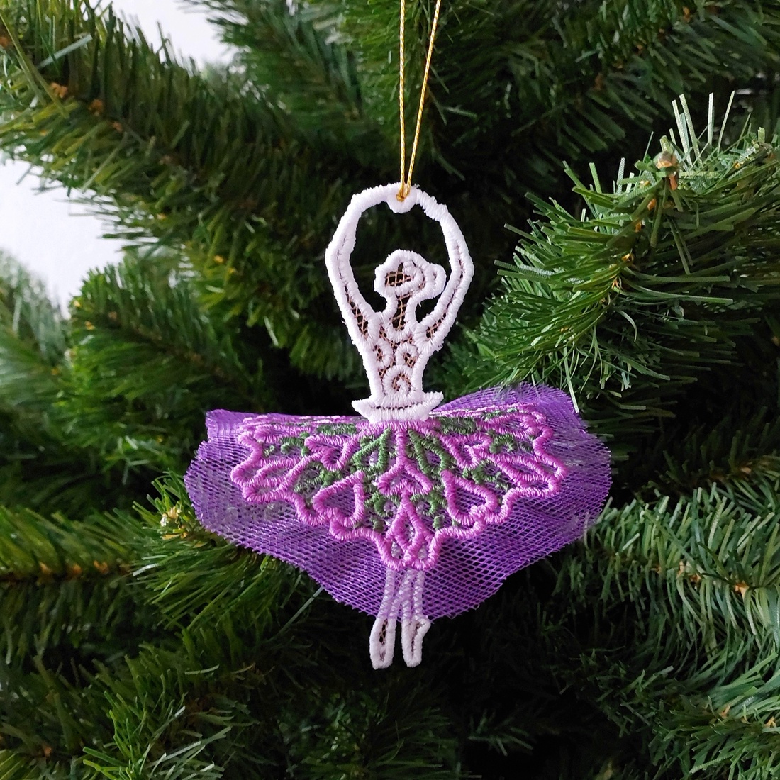 Balerina 3D Brodata 2 - crăciun - decorațiuni de crăciun de casă - globuri de crăciun - Artynos.ro