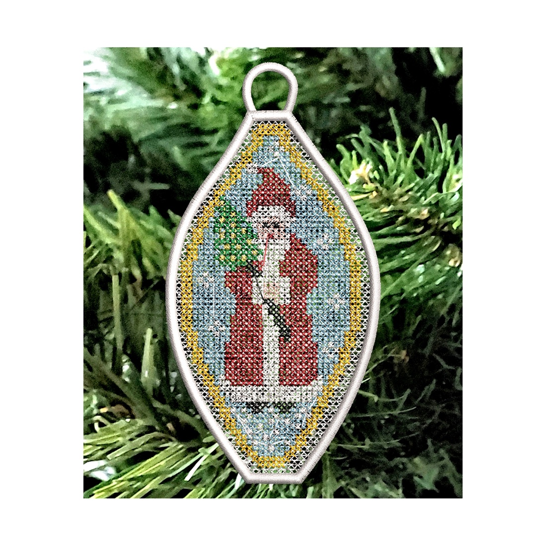 Mos Craciun Brodat in Cruciulite - crăciun - decorațiuni de crăciun de casă - globuri de crăciun - Artynos.ro