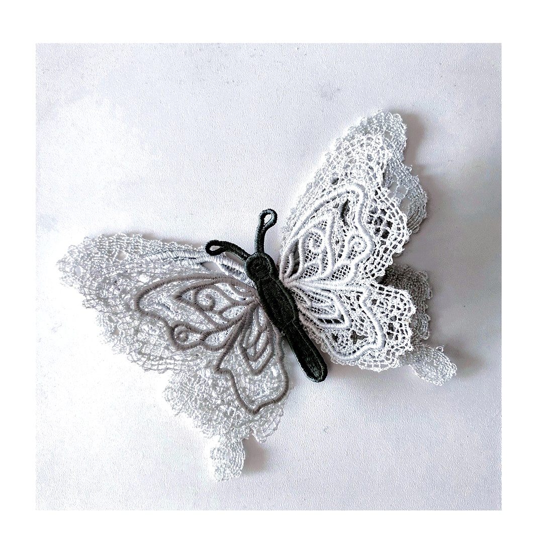 Brosa fluture dublu - bijuterii - broșe - Artynos.ro