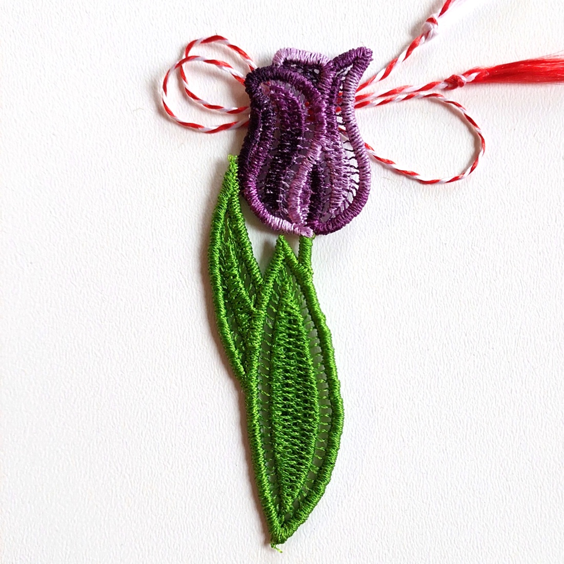 Martisor Lalea Mov Degrade - bijuterii - mărțișor - Artynos.ro