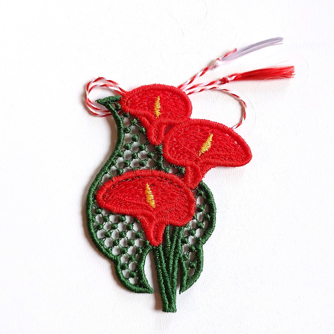 Martisor Floare Anthurium - bijuterii - mărțișor - Artynos.ro