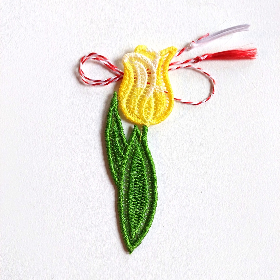 Martisor Lalea Galbena Degrade - bijuterii - mărțișor - Artynos.ro