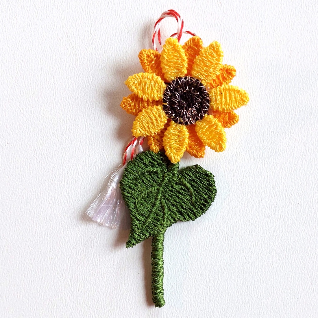 Martisor Floarea Soarelui 3D - bijuterii - mărțișor - Artynos.ro