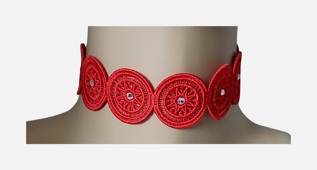 Choker Rosu Brodat cu Cristale  - bijuterii - coliere - chockere - Artynos.ro