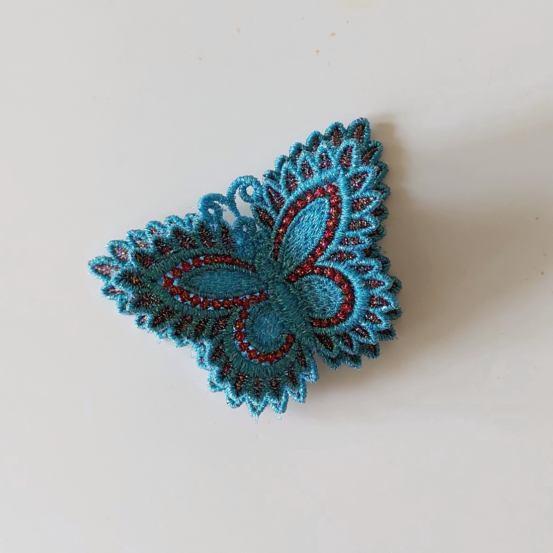 Broșă Fluture Turcoaz - bijuterii - broșe - Artynos.ro
