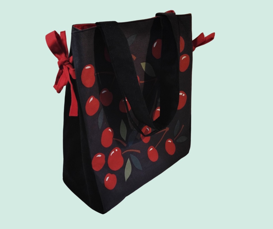 Geantă de vară Cherry canvas cu căptușeală roșie - - Artynos.ro Geantă de vară Cherry canvas cu căptușeală roșie - - Artynos.ro