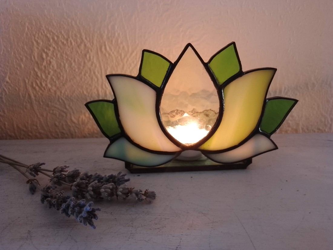 Suport pentru lumânare Tiffany în formă de floare de LOTUS, cadou spiritual. - casă & stil de viață - lumânări, parfumuri, arome - suport lumânări - Artynos.ro