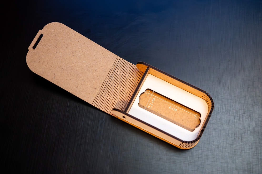 Cutie pentru stick USB - accesorii nuntă - amintiri și cadouri de nuntă - cadou nuntă - cutie de nuntă - Artynos.ro Cutie pentru stick USB - accesorii nuntă - amintiri și cadouri de nuntă - cadou nuntă - cutie de nuntă - Artynos.ro
