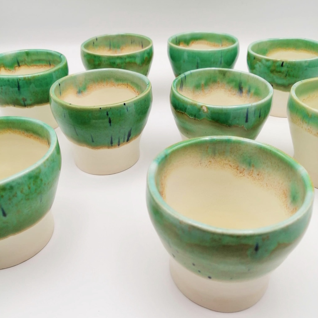 Pahar cafea, verde cu alb, din ceramica, handmade, 200 ml - casă & stil de viață - accesorii pentru echipamente de bucătărie - accesorii de servire - cești cafea, set ceai - Artynos.ro Pahar cafea, verde cu alb, din ceramica, handmade, 200 ml - casă & stil de viață - accesorii pentru echipamente de bucătărie - accesorii de servire - cești cafea, set ceai - Artynos.ro