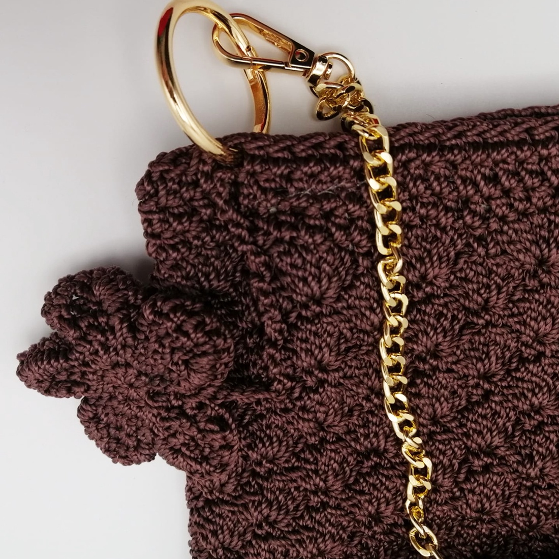 Poseta crosetata maro, Curea din lant auriu, handmade - genți și portofele - genți de mână și umăr - geantă casual - Artynos.ro