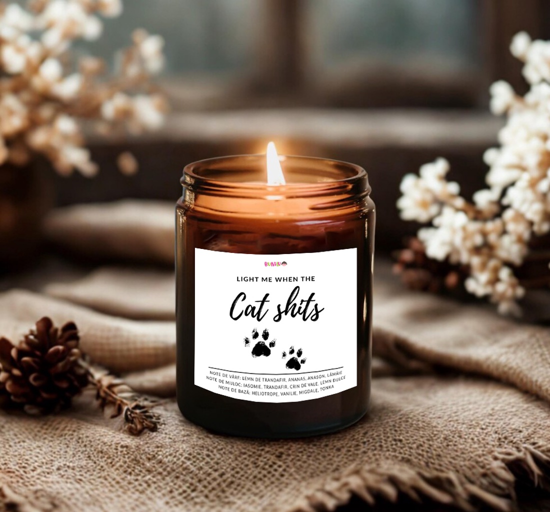 Lumanare parfumata din ceara naturala, in recipient de sticla cu capac, cadou cu eticheta amuzanta Pisici - casă & stil de viață - lumânări, parfumuri, arome - lumânare - lumânări artizanale - Artynos.ro